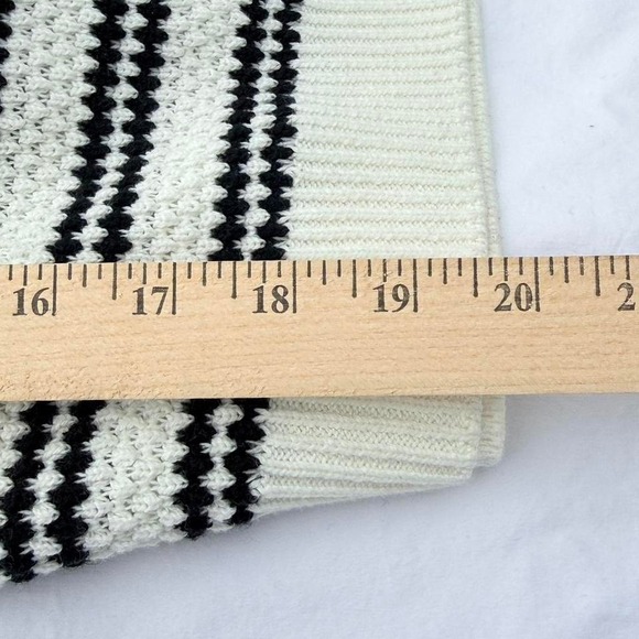 Size Medium, Cable Knit Striped Ruffle Sweater Crop – Black & White 2010 vibes - Picture 8 of 8